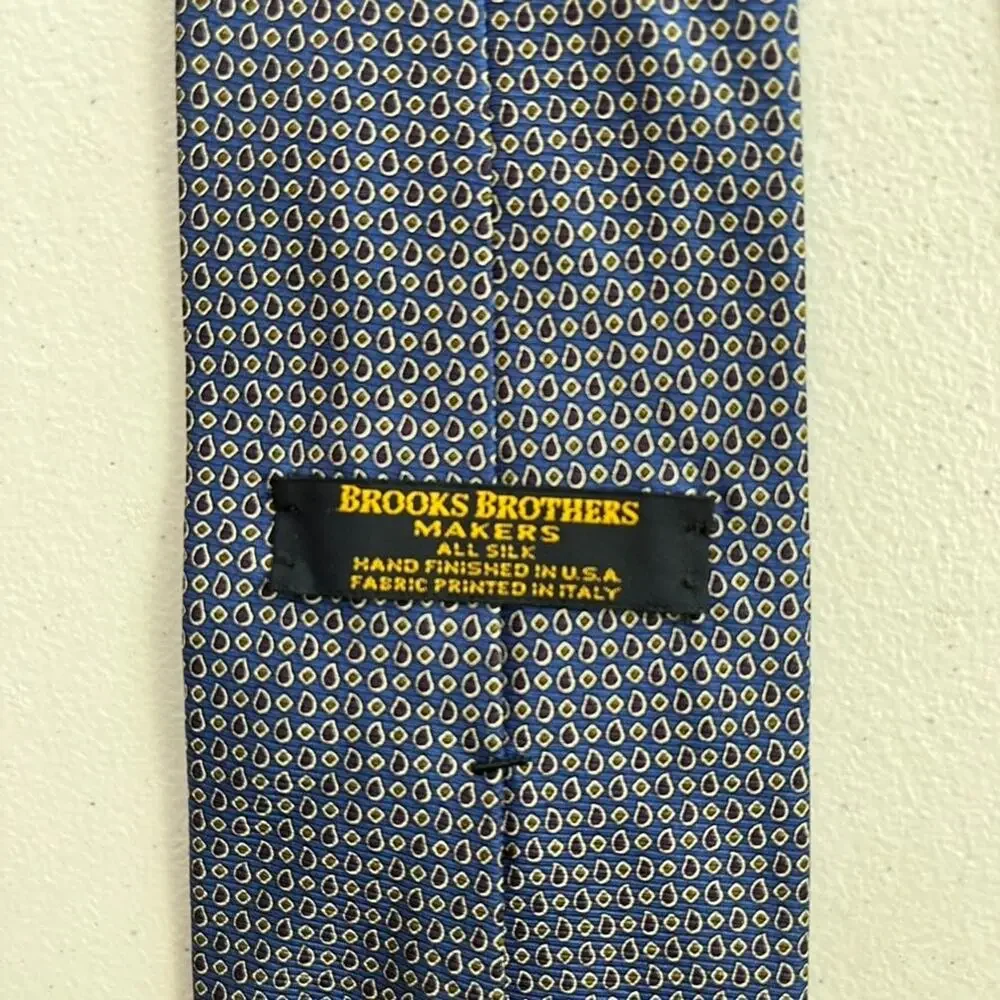 Brooks Brothers Makers Silk Necktie Hand Finished in USA Geometric Pattern Blue
